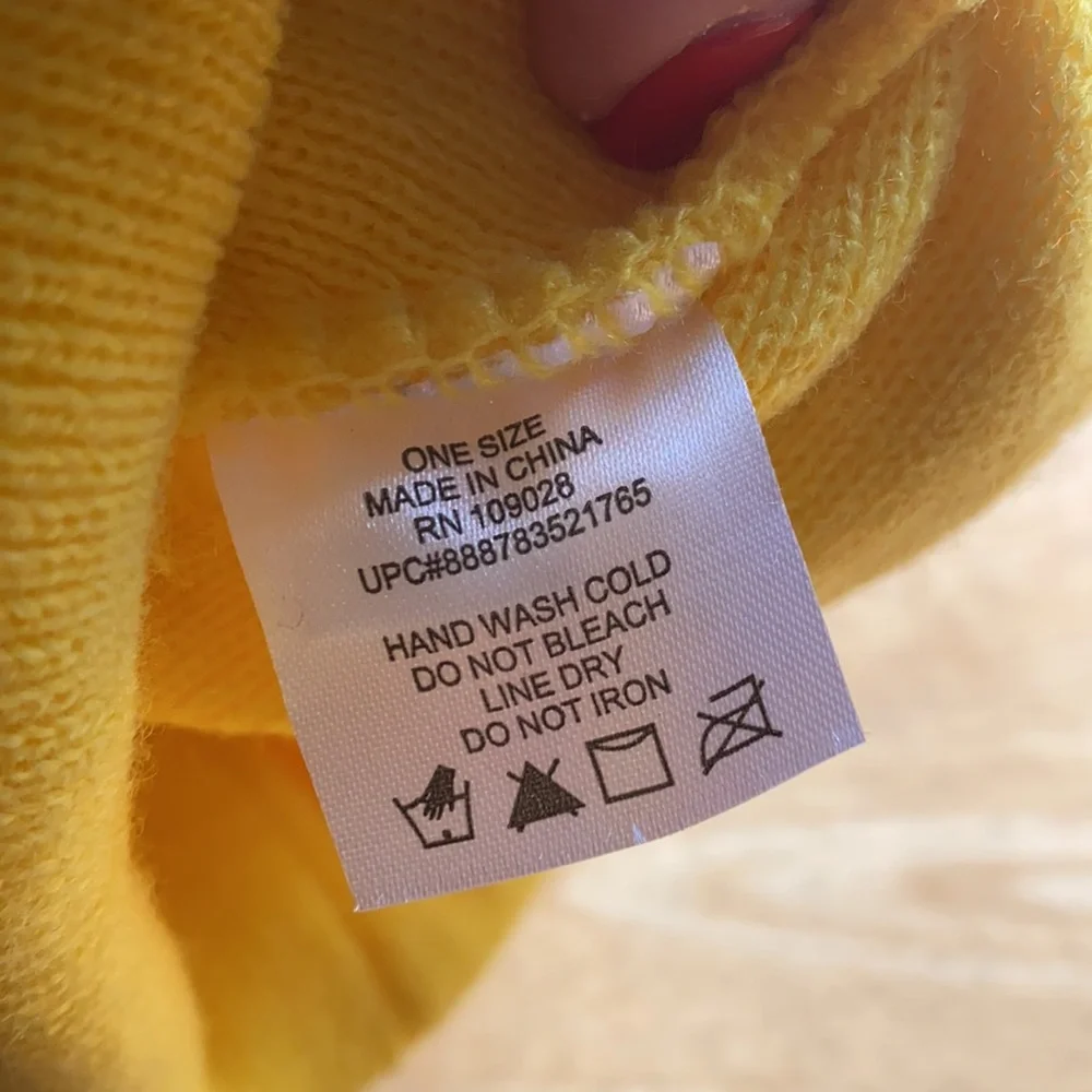 Yellow Beanie style hat like new - Picture 5 of 5